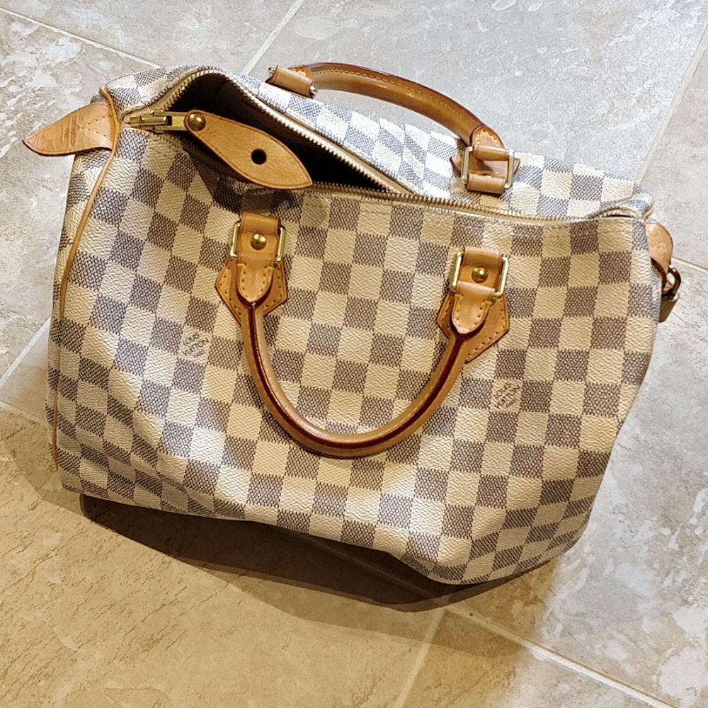 Louis Vuitton Speedy